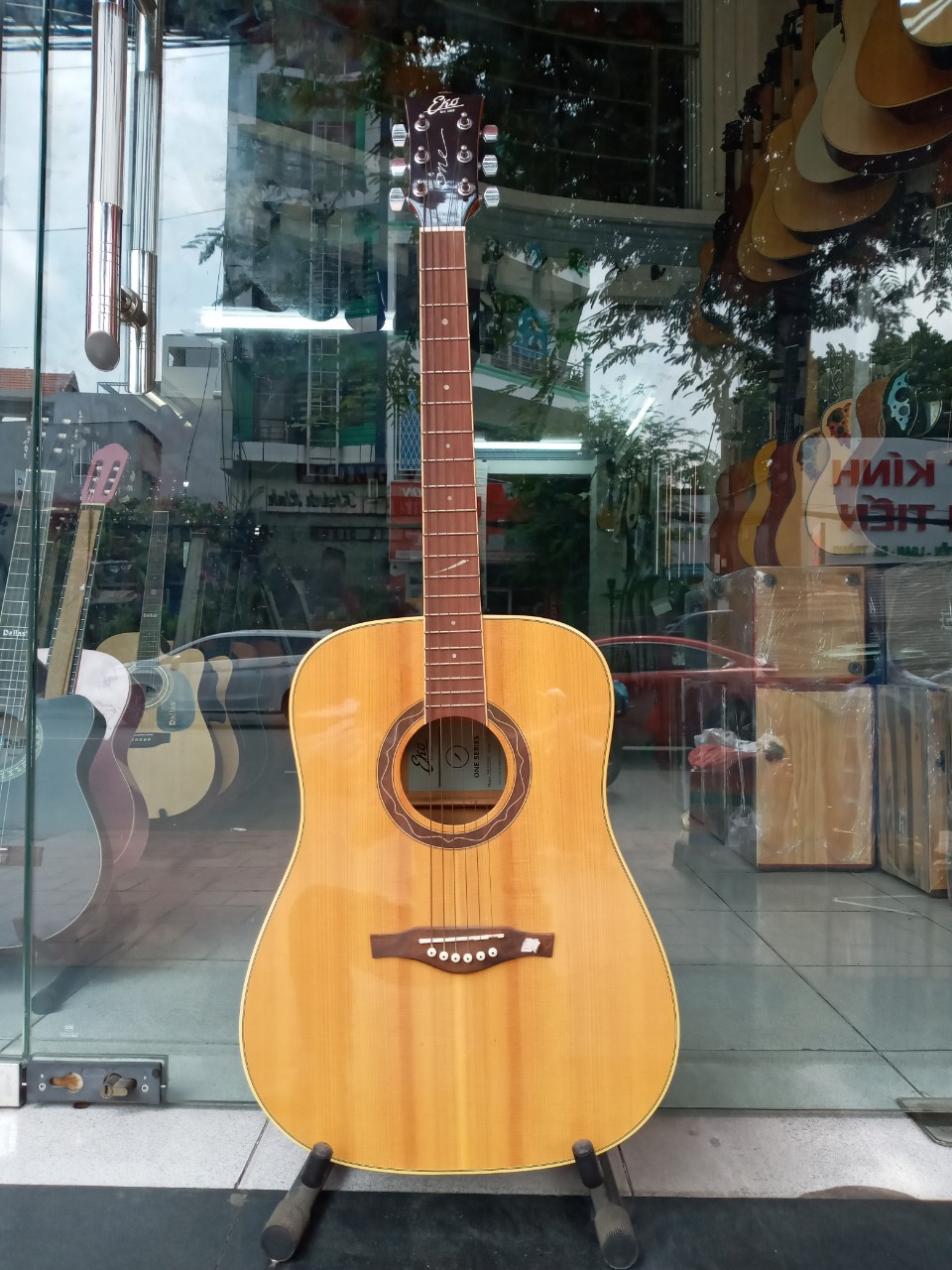 Guitar acoustic Eko