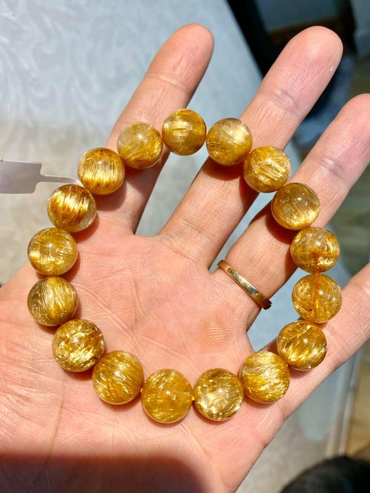 Vòng Tay Phong Thủy Đá Thạch Anh Tóc Vàng 12 Ly Dành  Cho Mệnh Kim và Mệnh Thổ