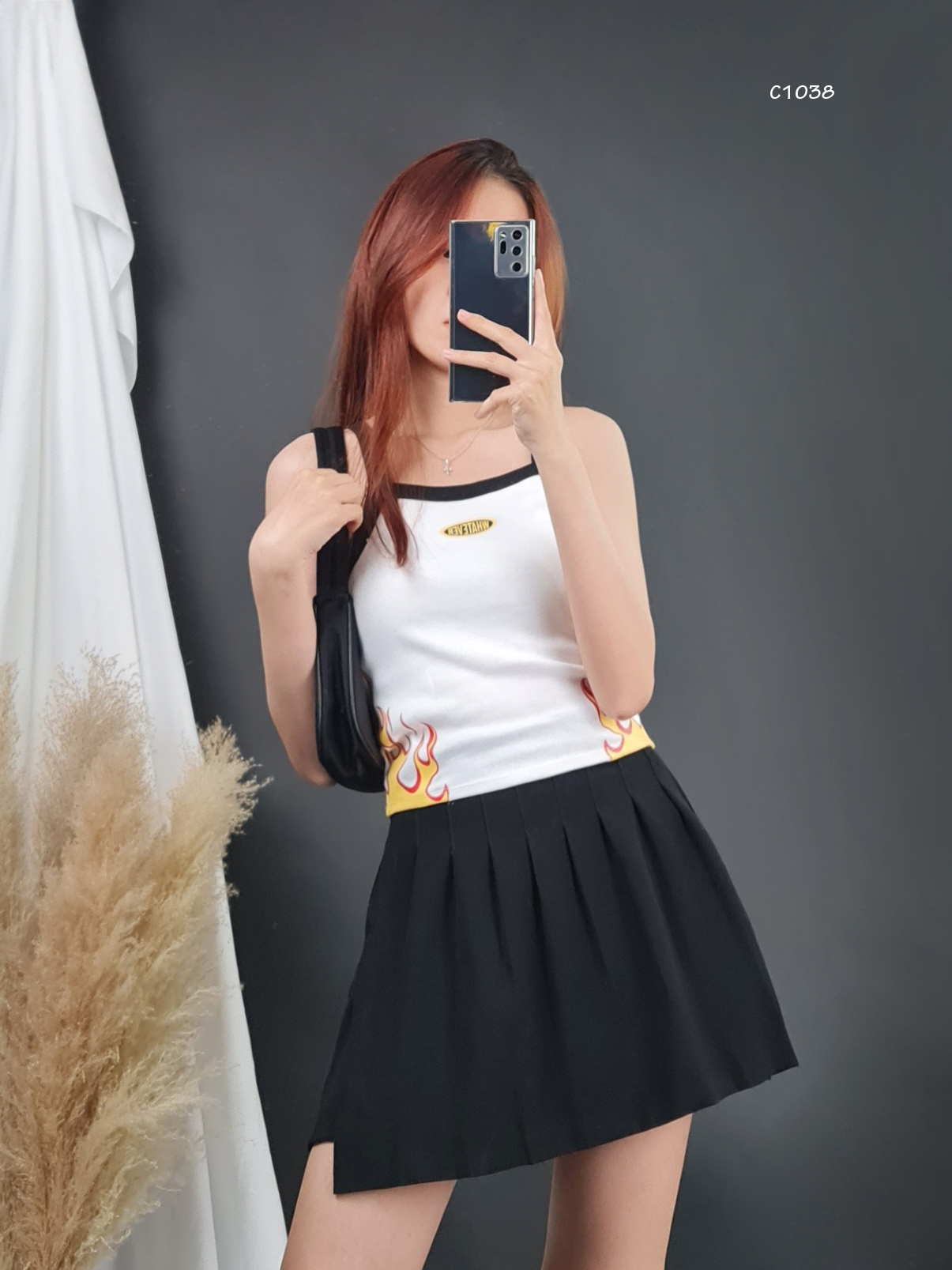 C1038 - áo thun 2 dây croptop f21 in hình lửa