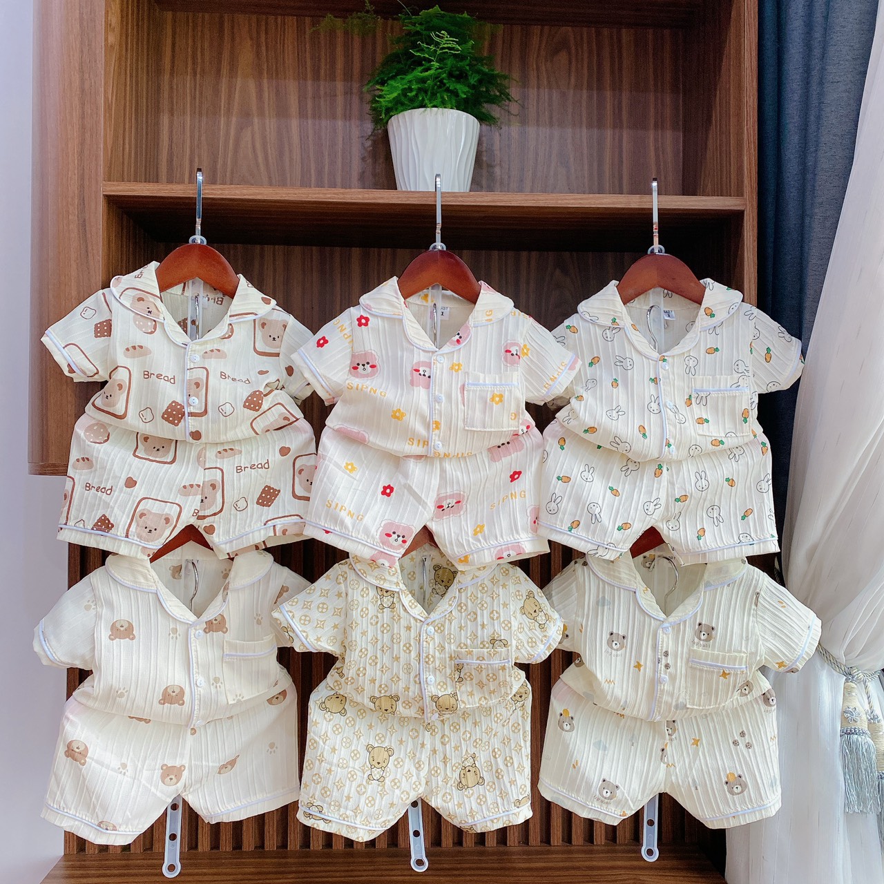 Bộ pijama cộc tây cho bé in gấu dễ thương