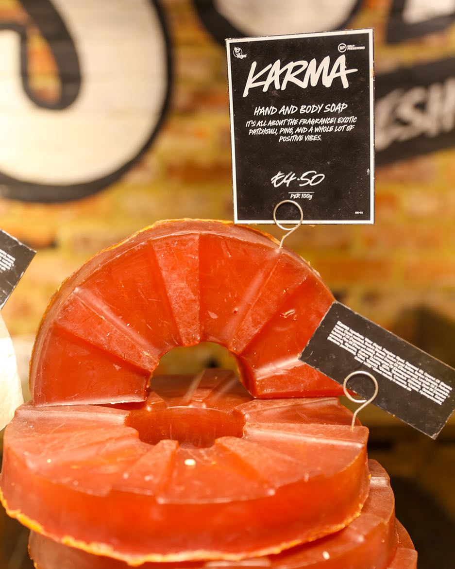 [HCM]Bánh xà phòng tắm LUSH - Karma soap