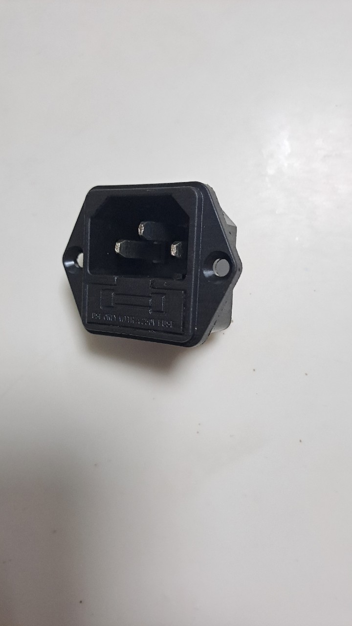 Ổ ac nguồn lớn có cầu chì