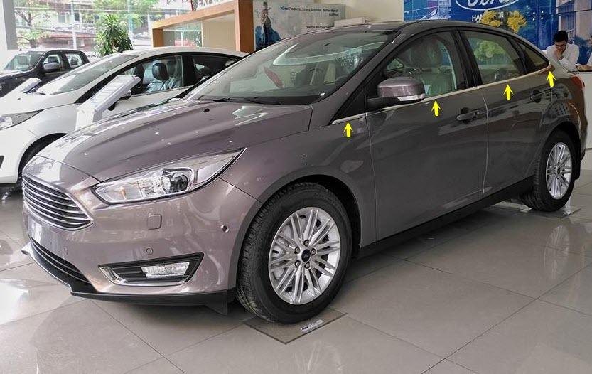Nẹp chân kính theo xe Ford Focus sedan 2012-2018