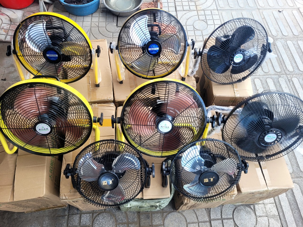 Quạt sàn tích điện, động cơ không chổi than