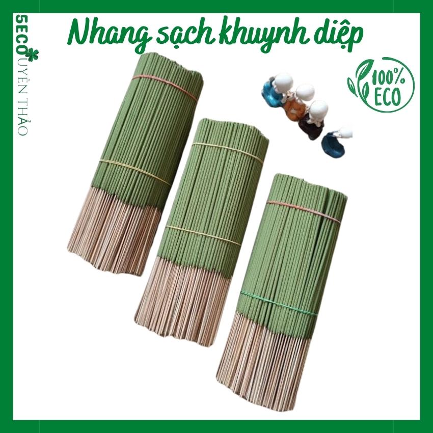 Nhang khuynh diệp, nữa kg khoảng 340 cây, dài 30cm,100% từ lá khuynh diệp. Không mùi hương tổng hợp, không cuộn tàn. Thanh lọc và làm sạch không khí, thờ cúng, xông nhà, đuỗi muỗi, an toàn cho cả bà bầu và trẻ nhỏ,  shop Uyên Thảo.