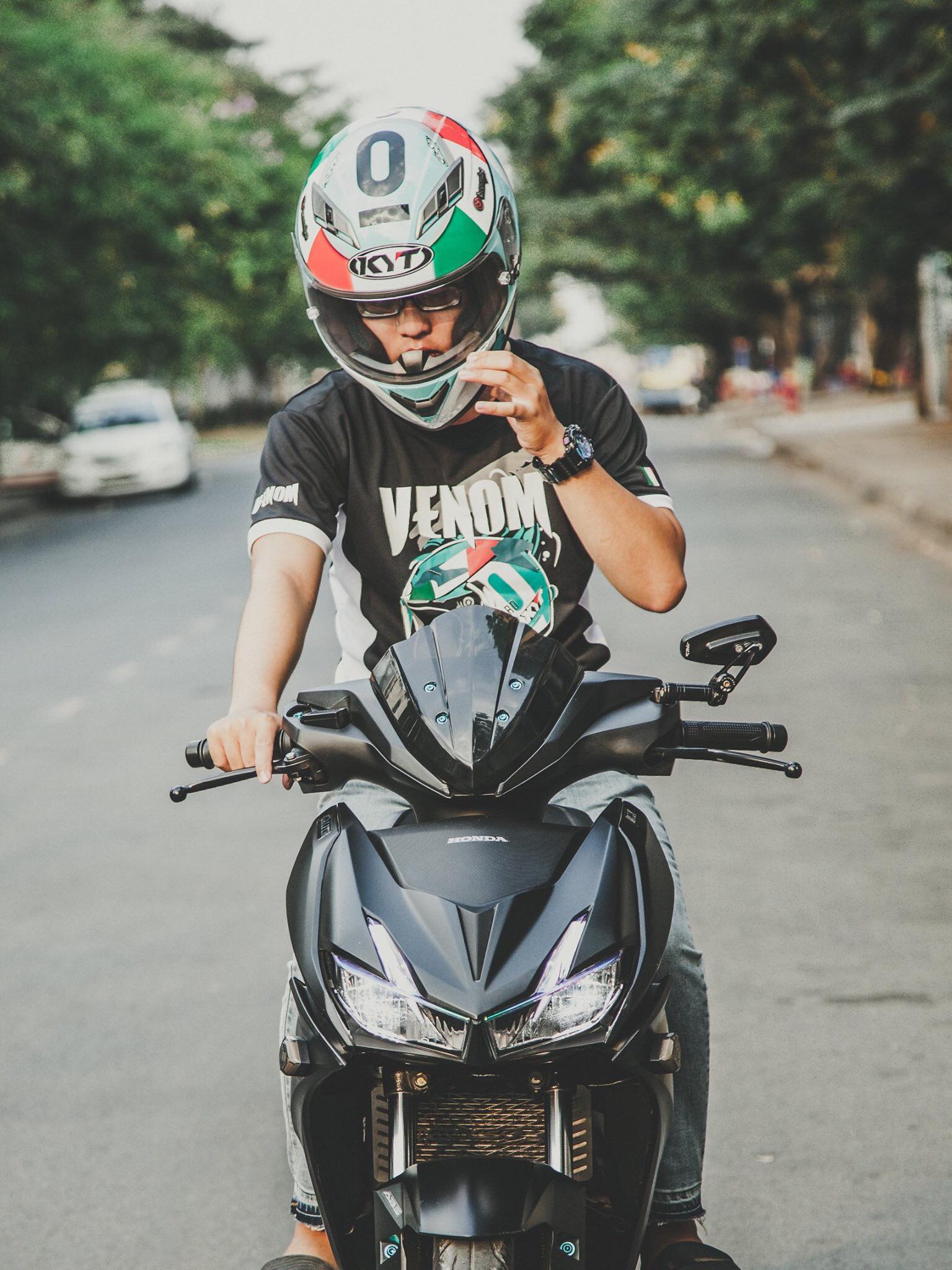 Mão 4 lỗ winner x 3 sọc