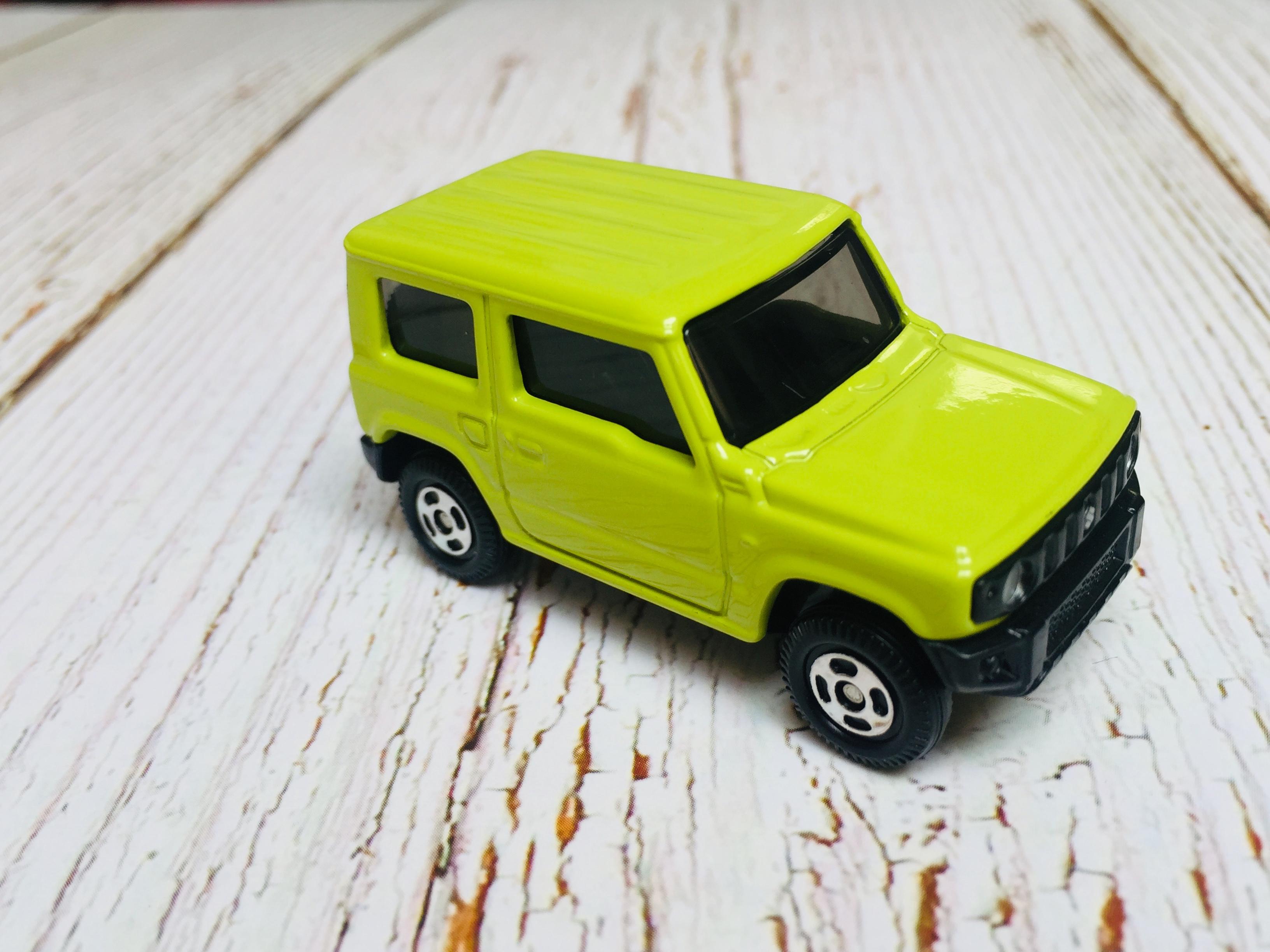 Xe mô hình Tomica Suzuki Jimny