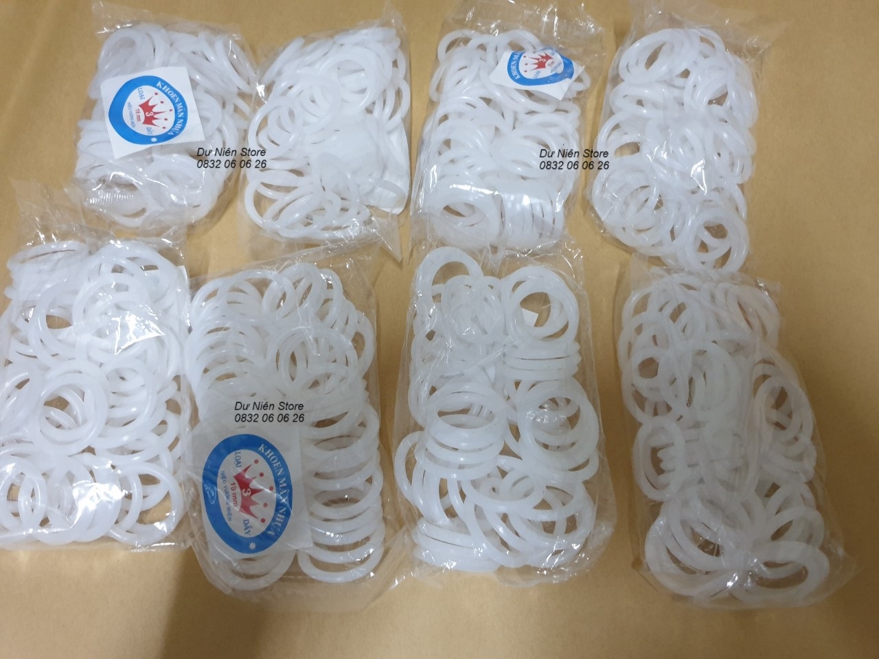 Khoen màn nhựa loại dày hiệu vương miện đủ size gói 50 khoen.