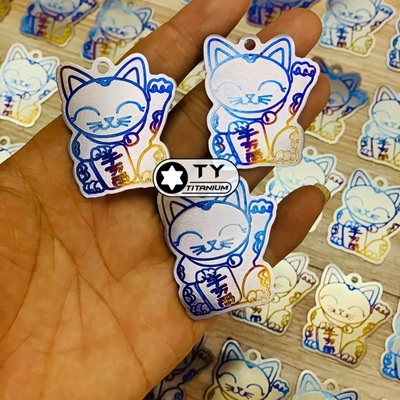 Móc khoá mèo maneki neko vẫy tay titan