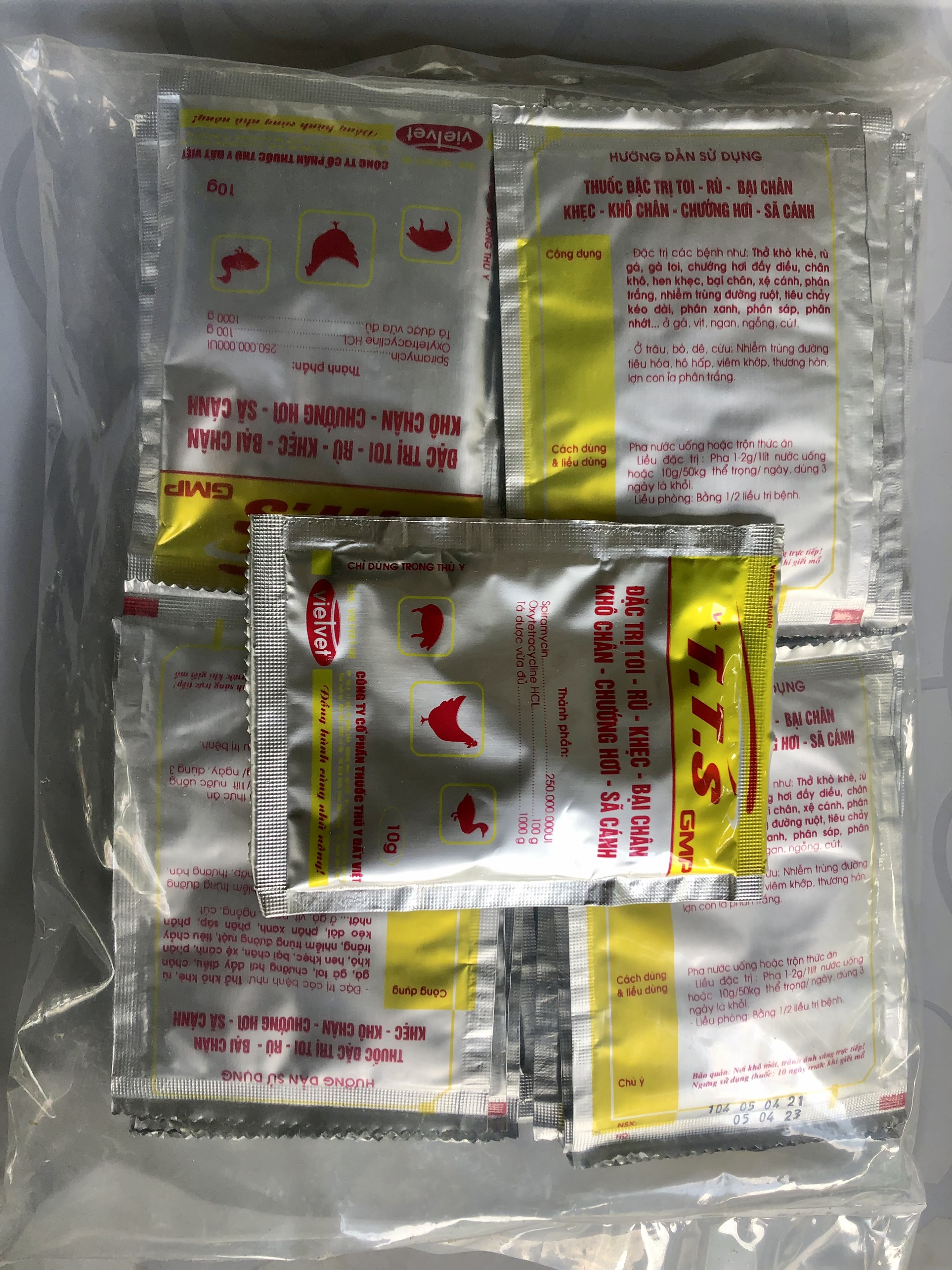 Thuốc thú y VIETVET TTS 10g chữa  toi, rù, khẹc, bạ i chân, khô chân, chư ớng diều, xã cánh