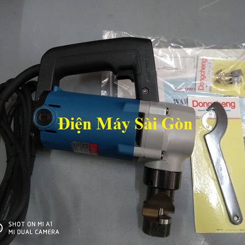 Máy cắt tôn sóng DJH32