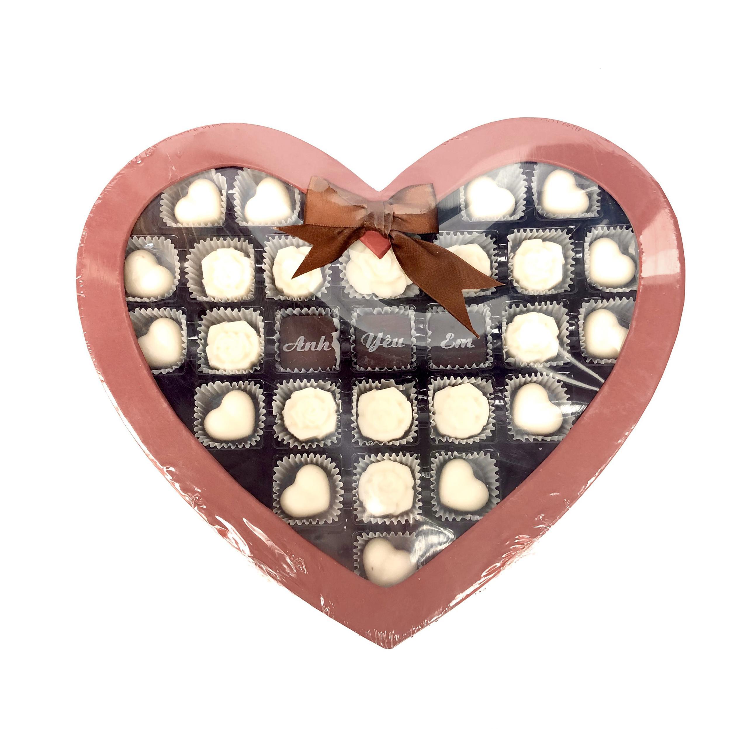 Hộp quà tặng tình yêu Socola hình trái tim mẫu Anh yêu em cho ngày Valentine