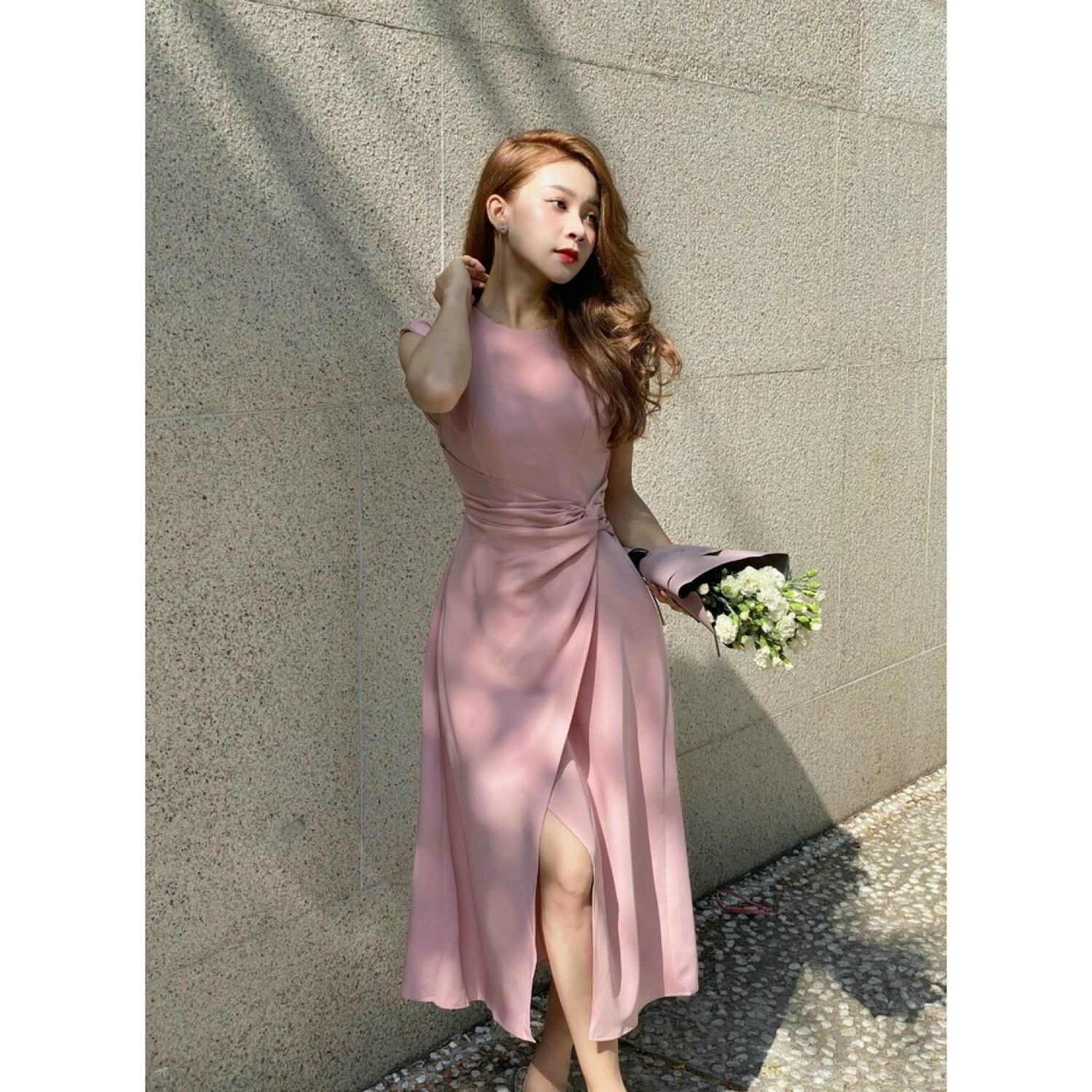 Váy dự tiệc cưới sang trọng Milla Dress đầm nữ công sở trẻ trυng nhún eo xẻ tà thiết kế vải tằm ý và lụa ý hồng xanh đen