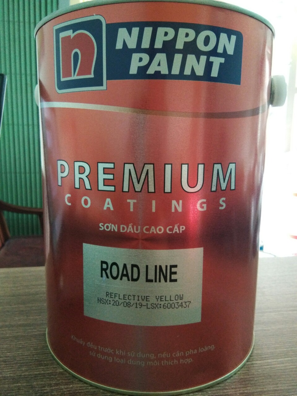 Sơn phản quang giao thông kẻ vạch đường line Nippon Roadline Reflective 5L dùng cho sơn hầm xe, sơn kẻ vạch đường, sơn sàn
