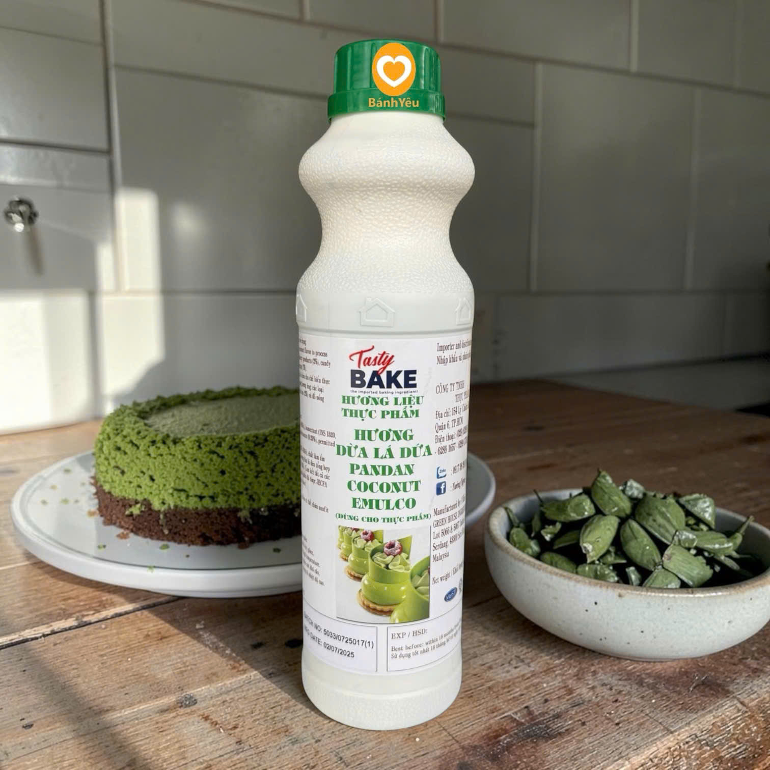 Hương & Màu Dừa Lá Dứa Pandan Coconut Tasty Bake Chai 900g