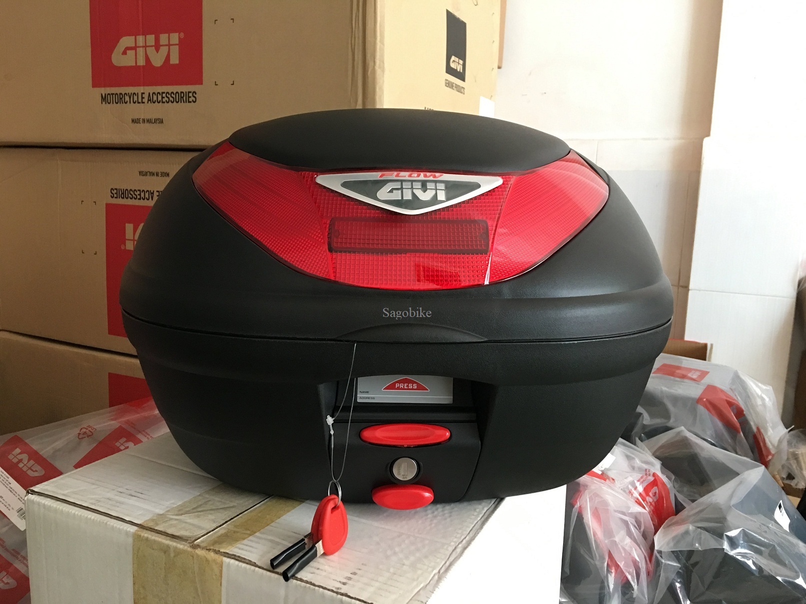 Thùng givi e350n dung tích 35 lit hàng givi chính hãng mới 100%. bảo hành 2 năm