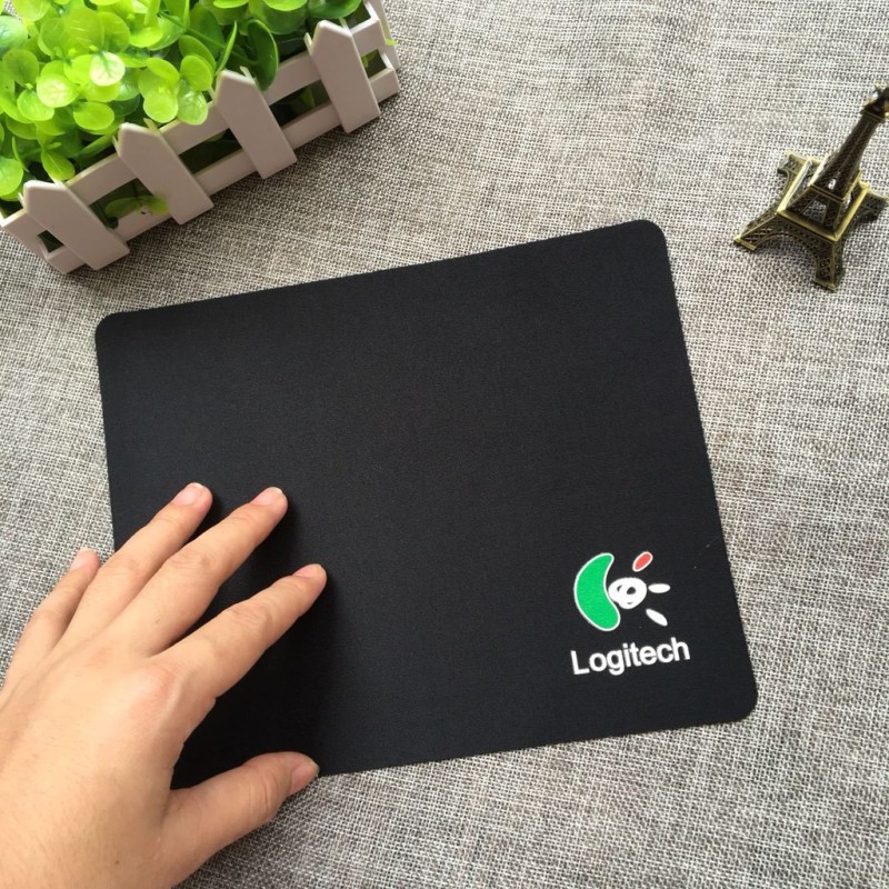 Lót chuột máy tính logitech siêu rẻ 22 x 18 cm