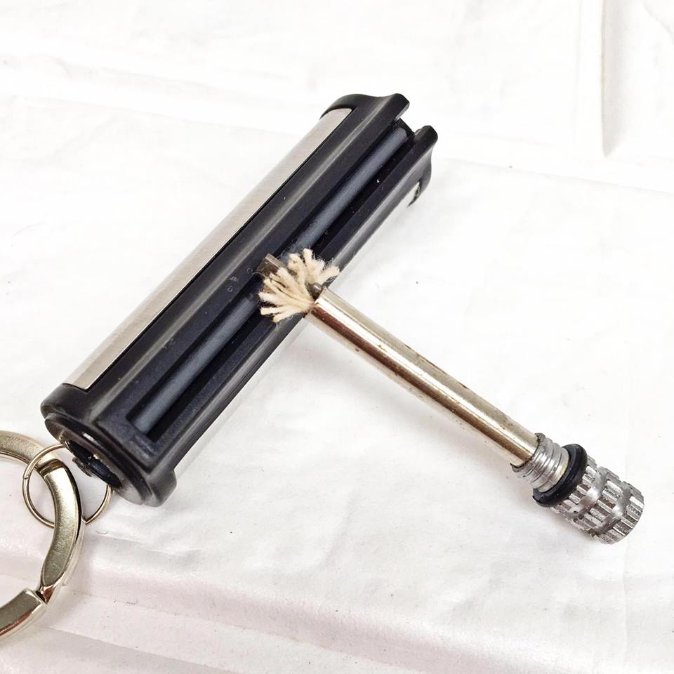 (BẬT LỬA ĐỘC LẠ) HỘT QUẸT KIÊM MÓC KHÓA DIÊM XĂNG TRÒN