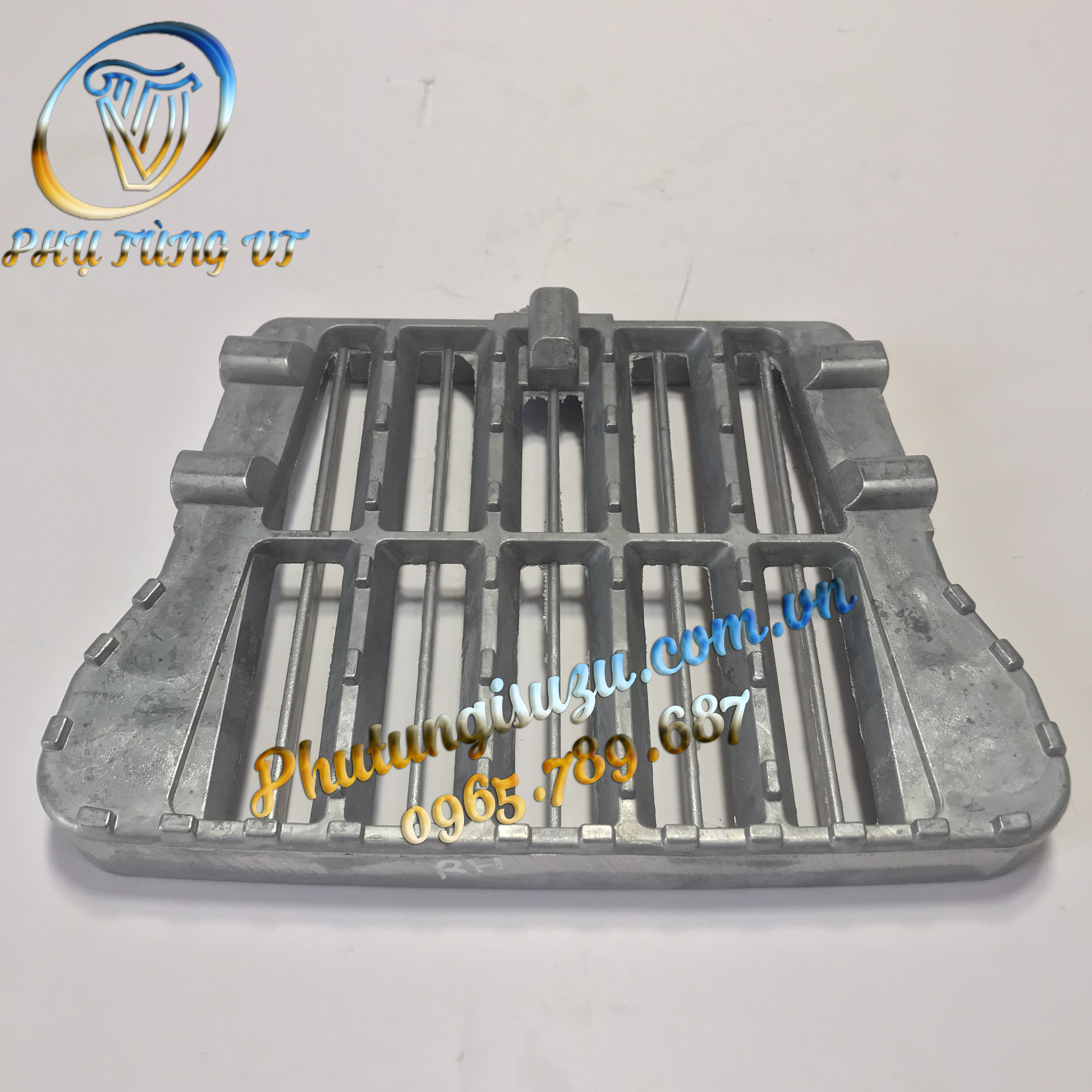 Bậc lên xuống isuzu fvm / fvr euro 4