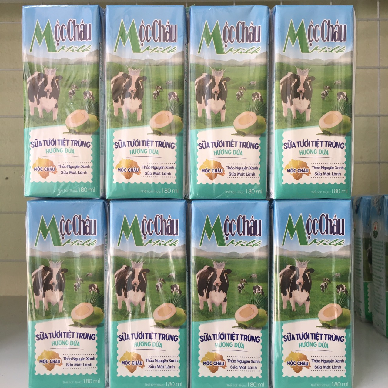 [Chính hãng - Date mới] Sữa tươi Mộc Châu Milk, Sữa tươi nguyên chất hương dừa lốc 4 hộp x 180ml