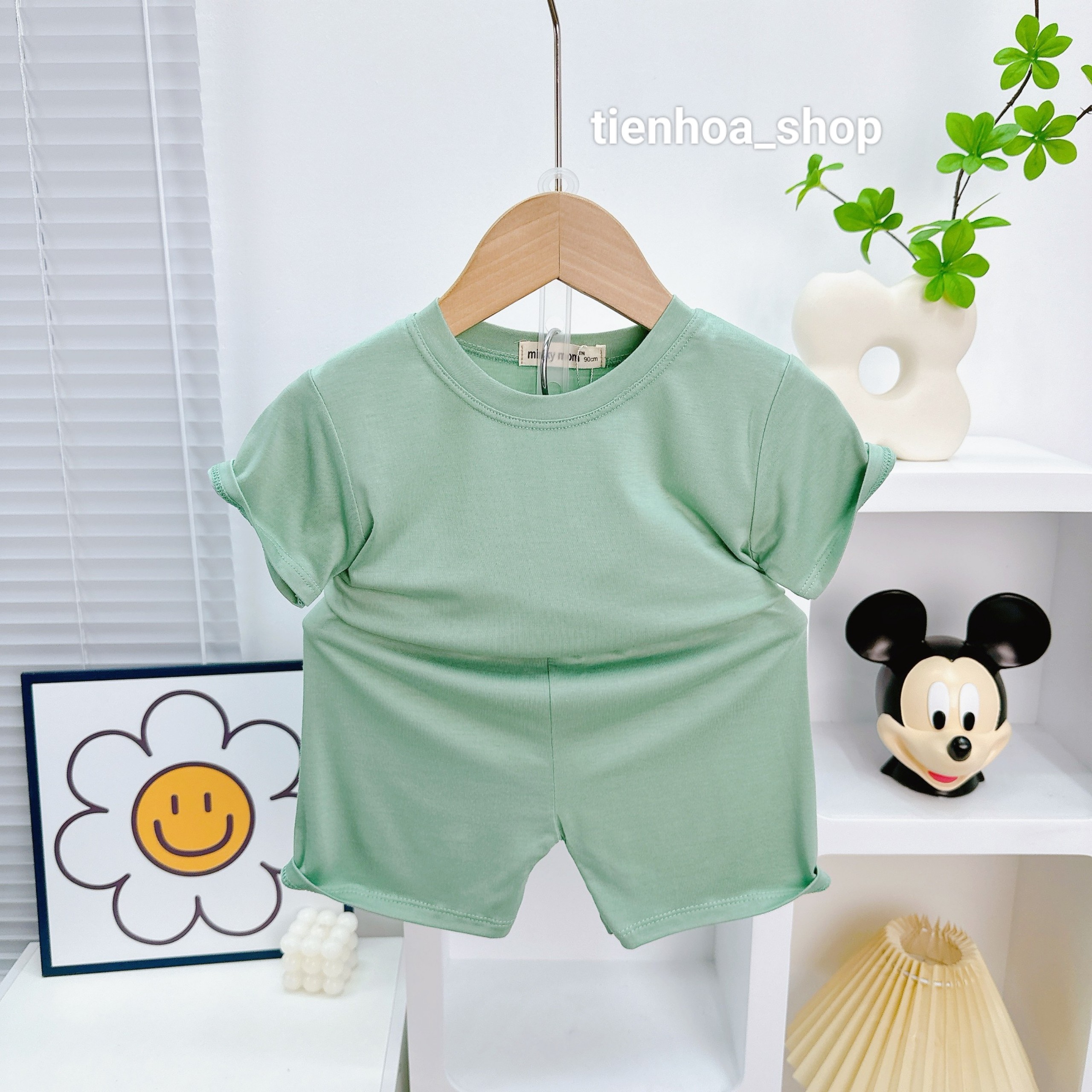 [HCM]Bộ Ngắn Tay Quần Đùi Màu Trơn Minky Mom Thun Lạnh Cho Bé Trai Bé Gái (Bé từ 9-19Kg)