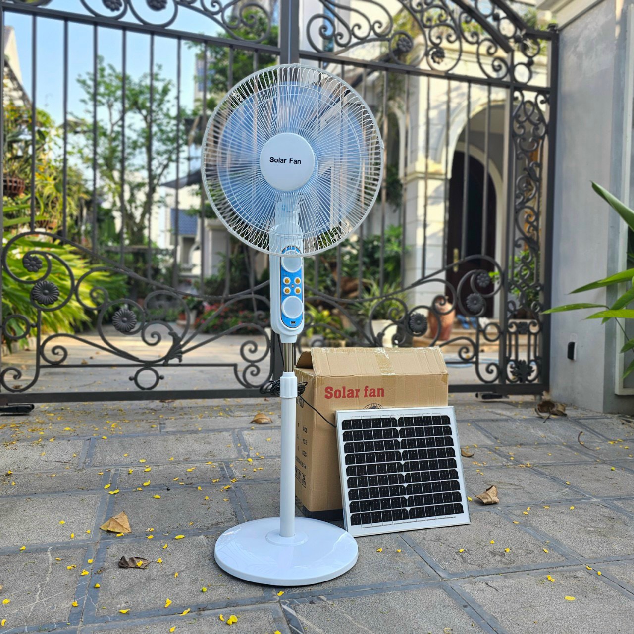 Quạt NLMT V218 QUẠT CÂY KT SOLAR - có kèm sạc điện lưới | Chính hãng tấm pin poly nhôm đúc
