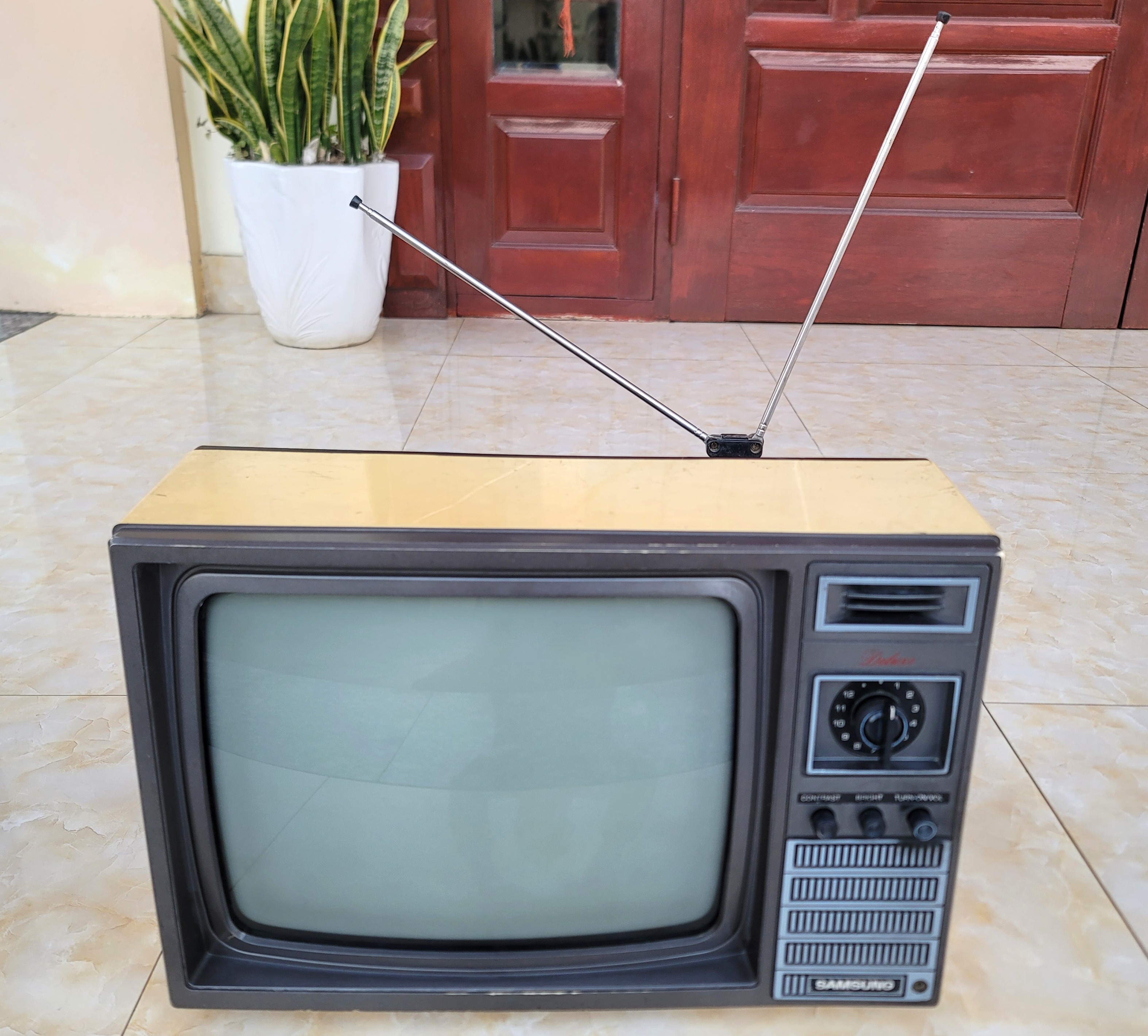 TIVI SAMSUNG 359 R - LÊN HÌNH Đẹp