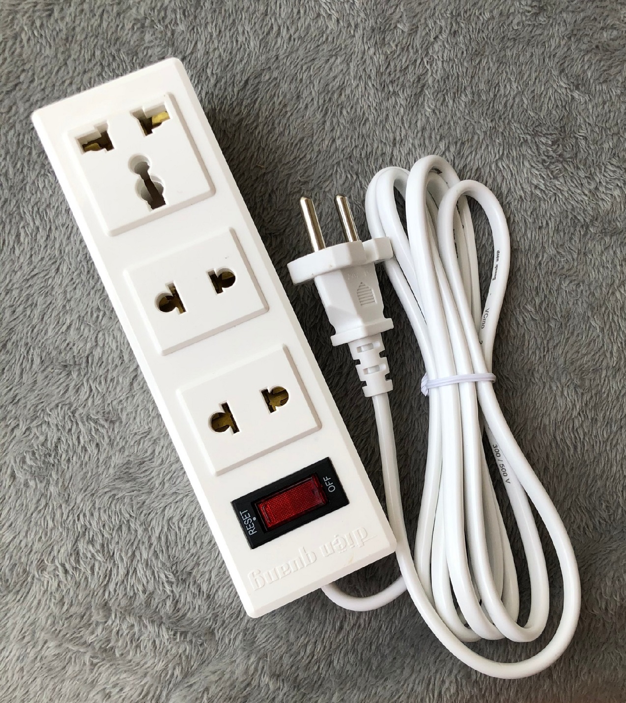 Ổ cắm điện quang đq 002a-02-2m 3 lỗ dây 2 mét