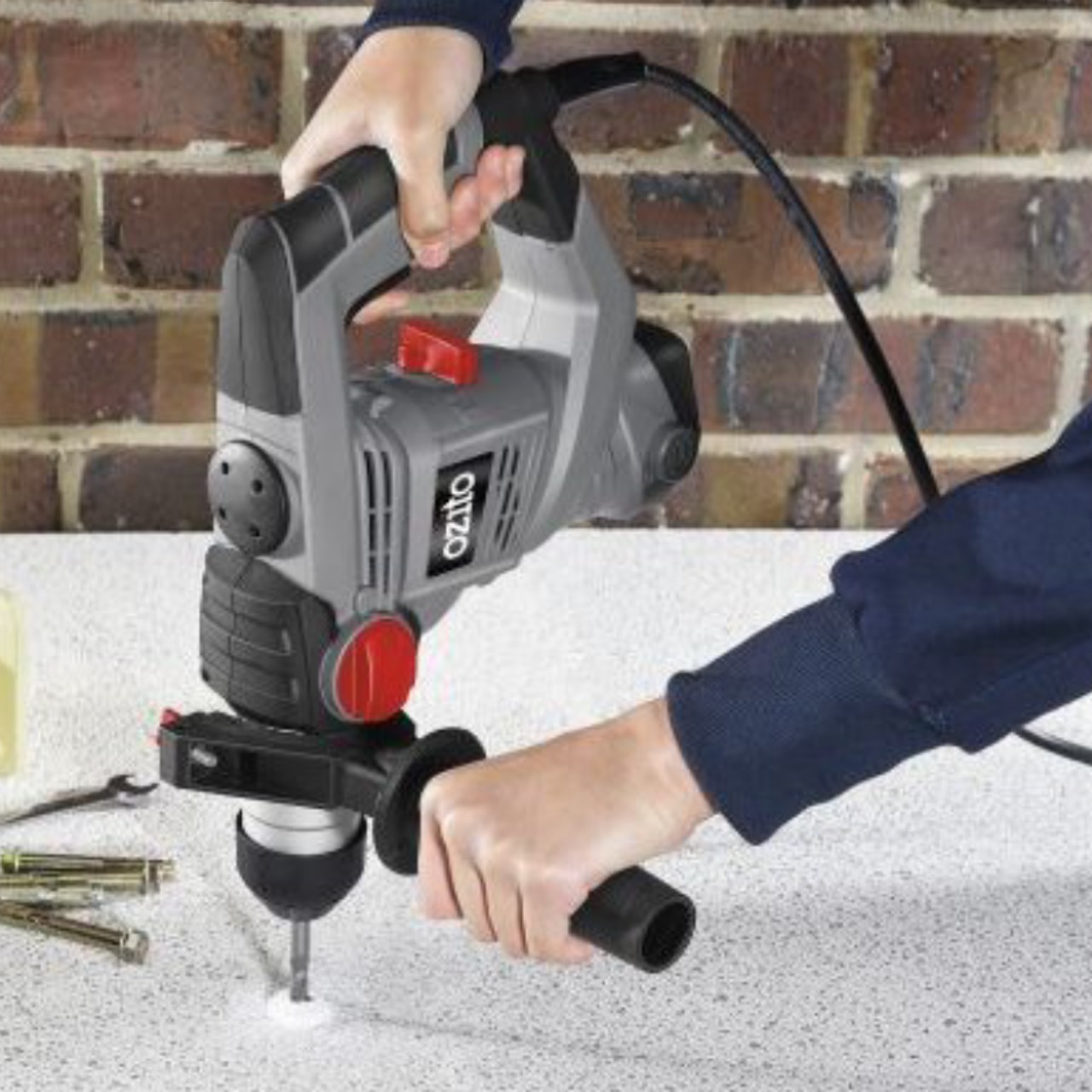 Máy khoan bê tông 3 chức năng mũi gài 900w ozito rhd-900