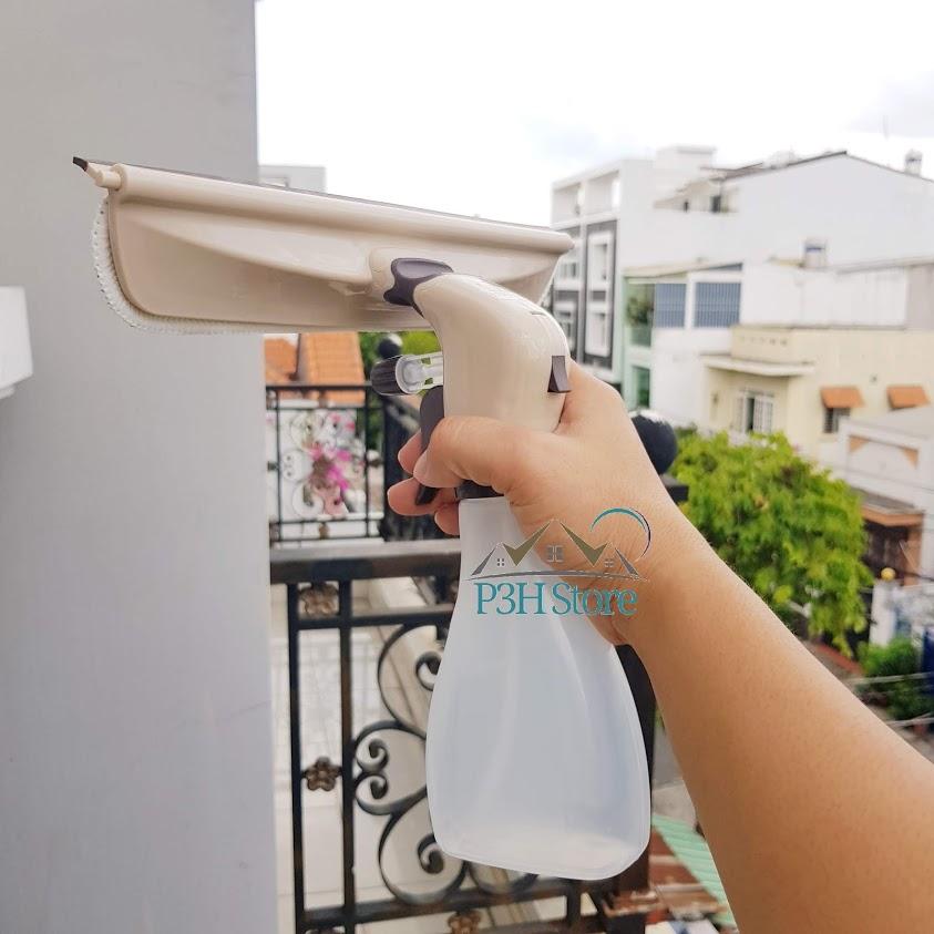 Cây lau kính gạt nước kèm bình xịt Lock&Lock Spray Squeezee ETM417