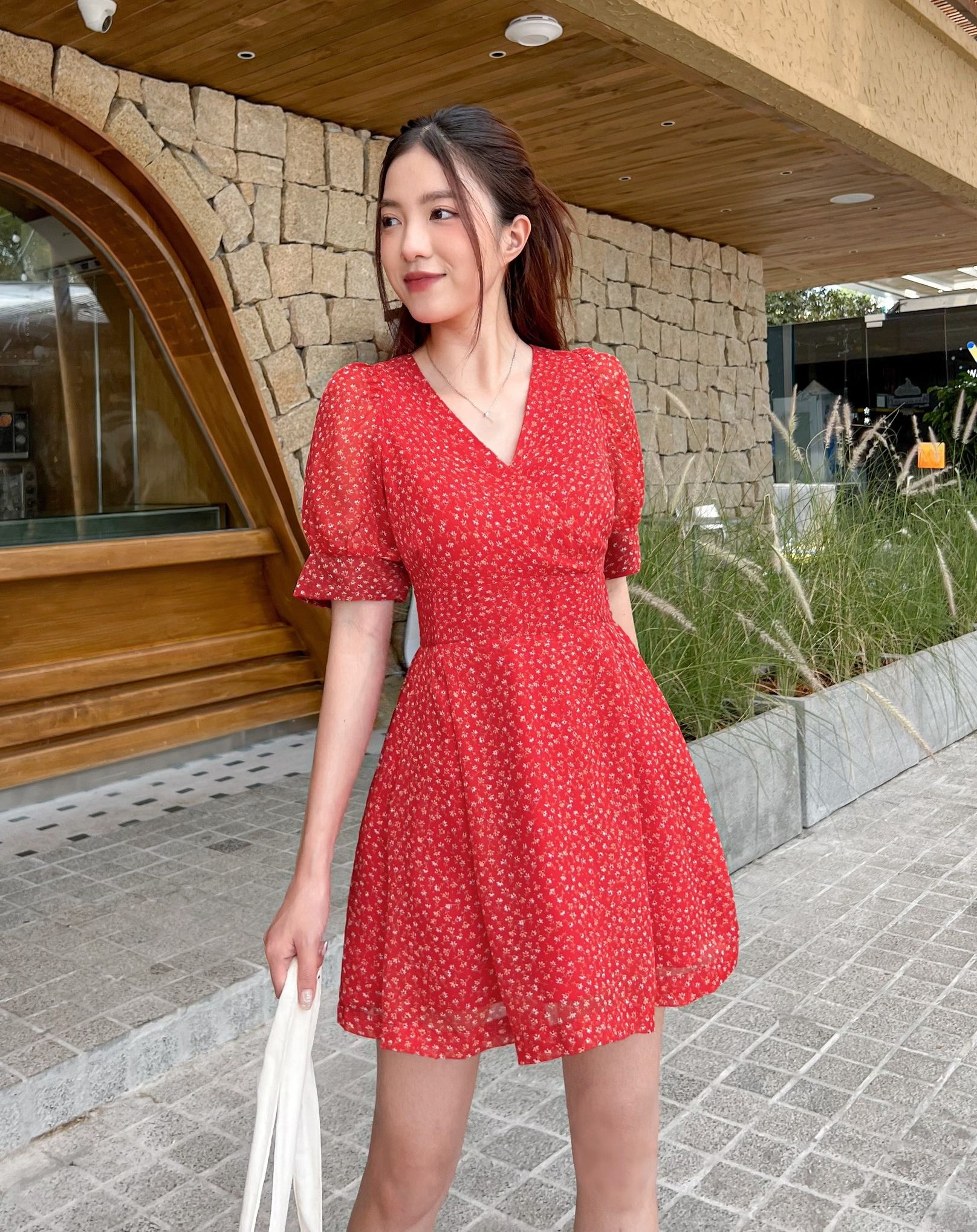 Đầm vami - đầm tay phồng cổ v