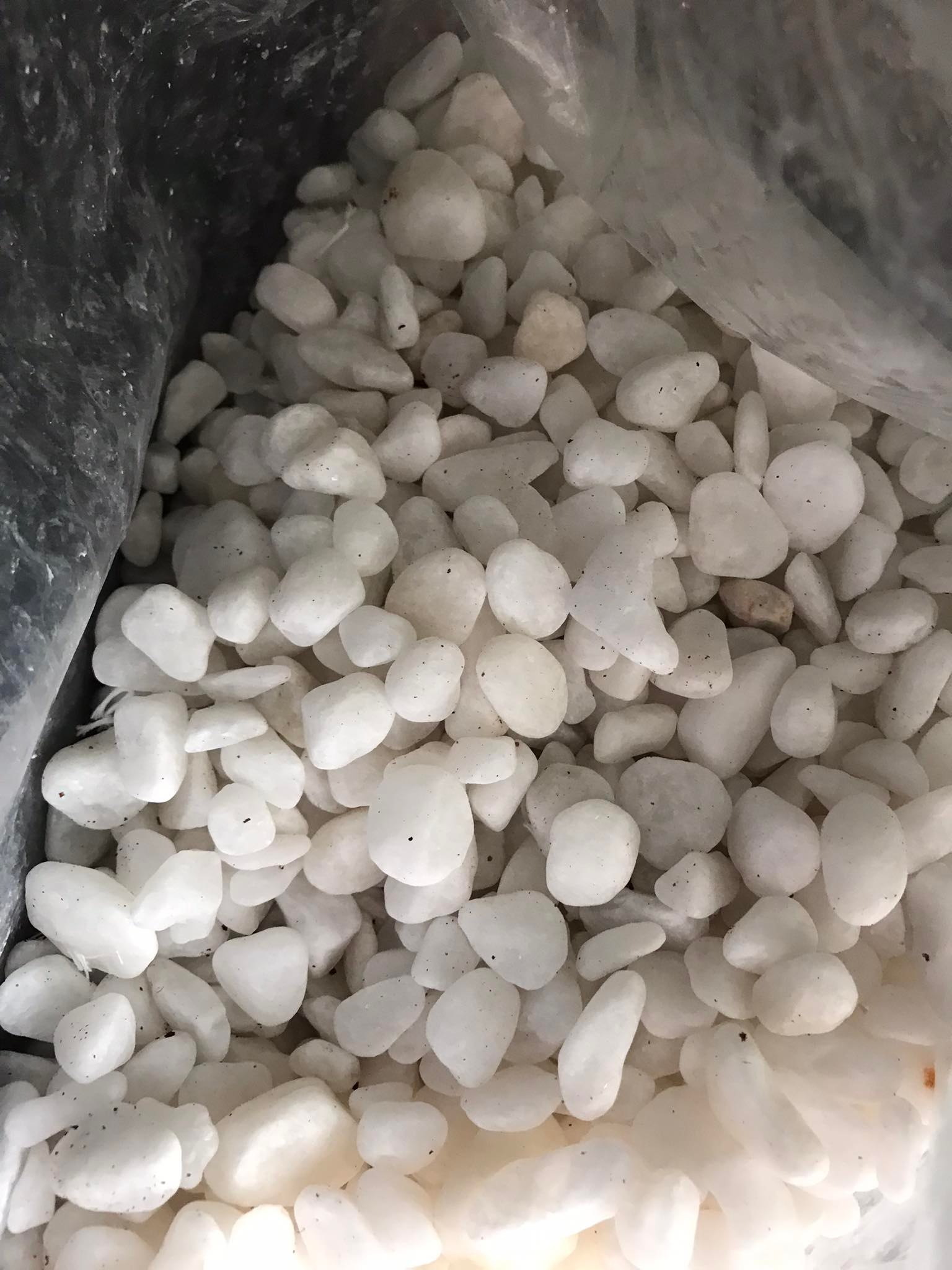 1kg Sỏi trắng , đá trắng trang trí tiểu cảnh , cây cảnh , bể cá size 1- 1.5 cm