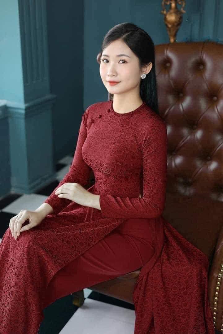 Áo dài gấm hoa trà cao cấp cổ tròn tay dài phối cúc bọc