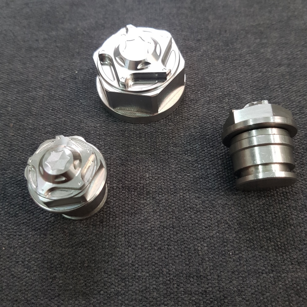 BỘ ỐC TRẢNG BA TAY LÁI CHO XE RAIDER FI,SATRIA FI INOX SAO XOÁY TRANG TRÍ XE CỤC CHẤT