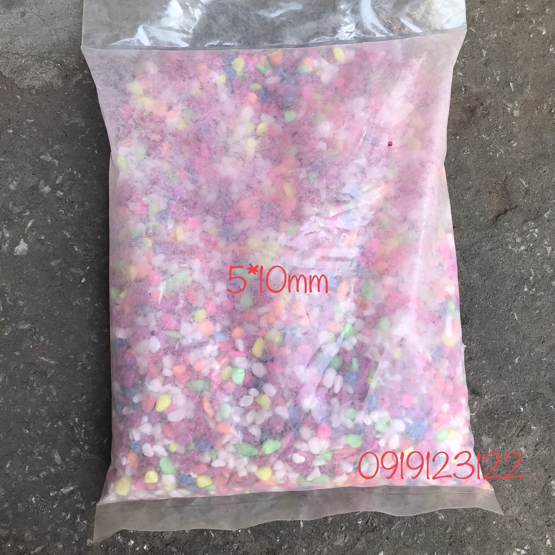 500g - Sỏi màu ngũ sắc dùng để trang trí bể cá cảnh