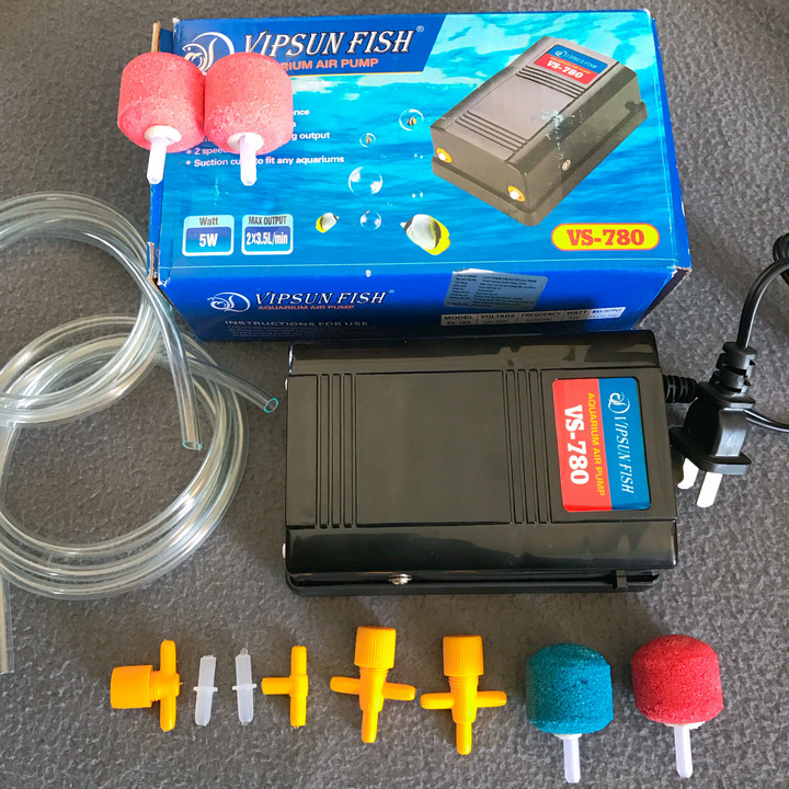 Máy oxy VipSun 780 2 Vòi 5w Kèm 2m dây, 2 Sủi Cho Hồ Cá Cảnh Tặng 3 Van Chữ T vàng, 3 nối, 2 sủi sơ cua