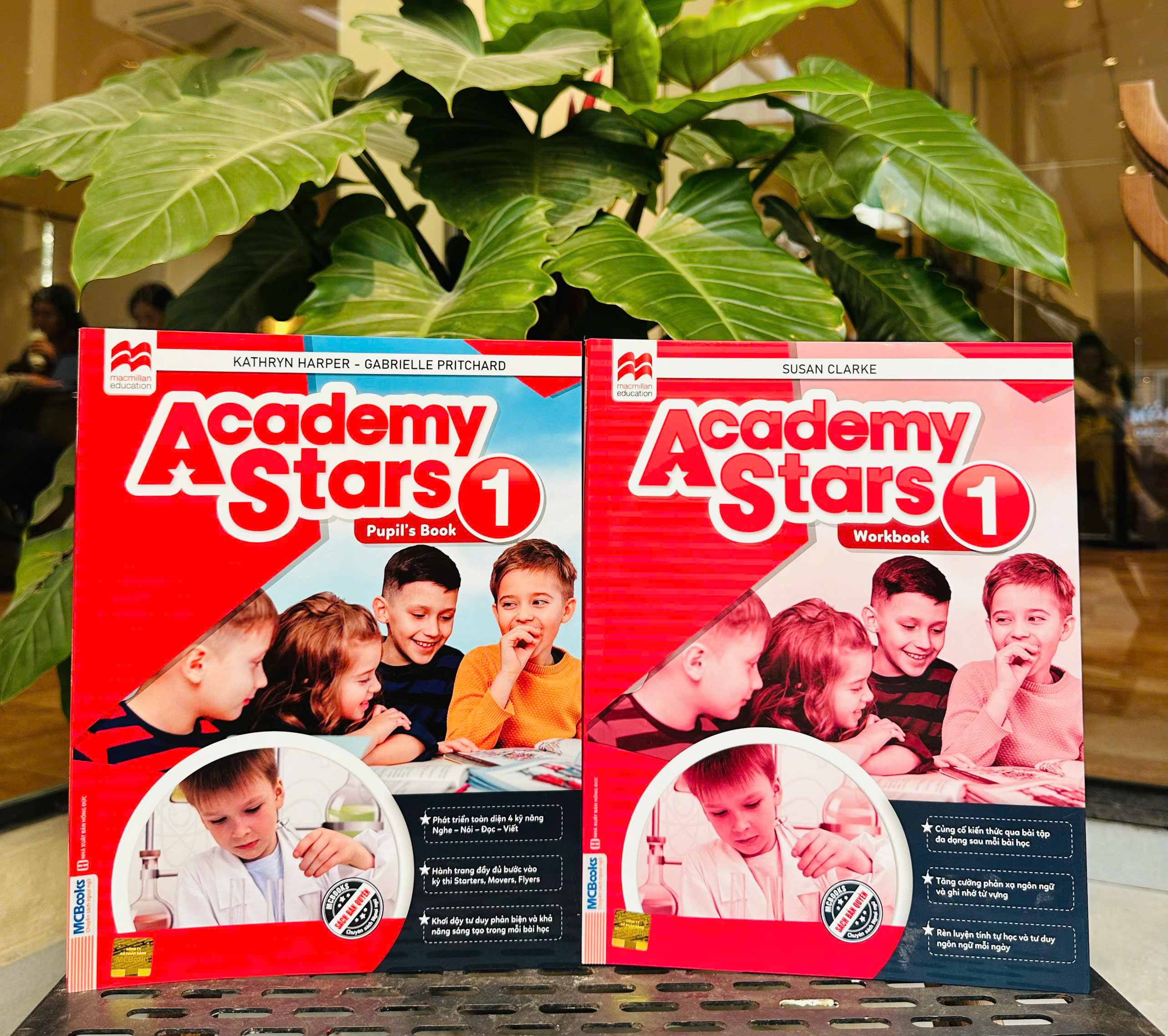 Academy Stars Pupil’S Book + Workbook 1 - Cambridge Standard English Learning Book for Children
