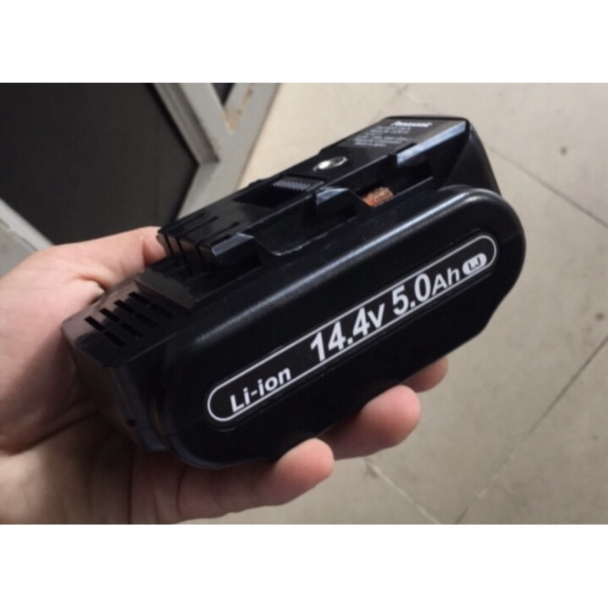 Pin panasonic 14,4v dong moi dl 4ah-5ah kem sac adapter