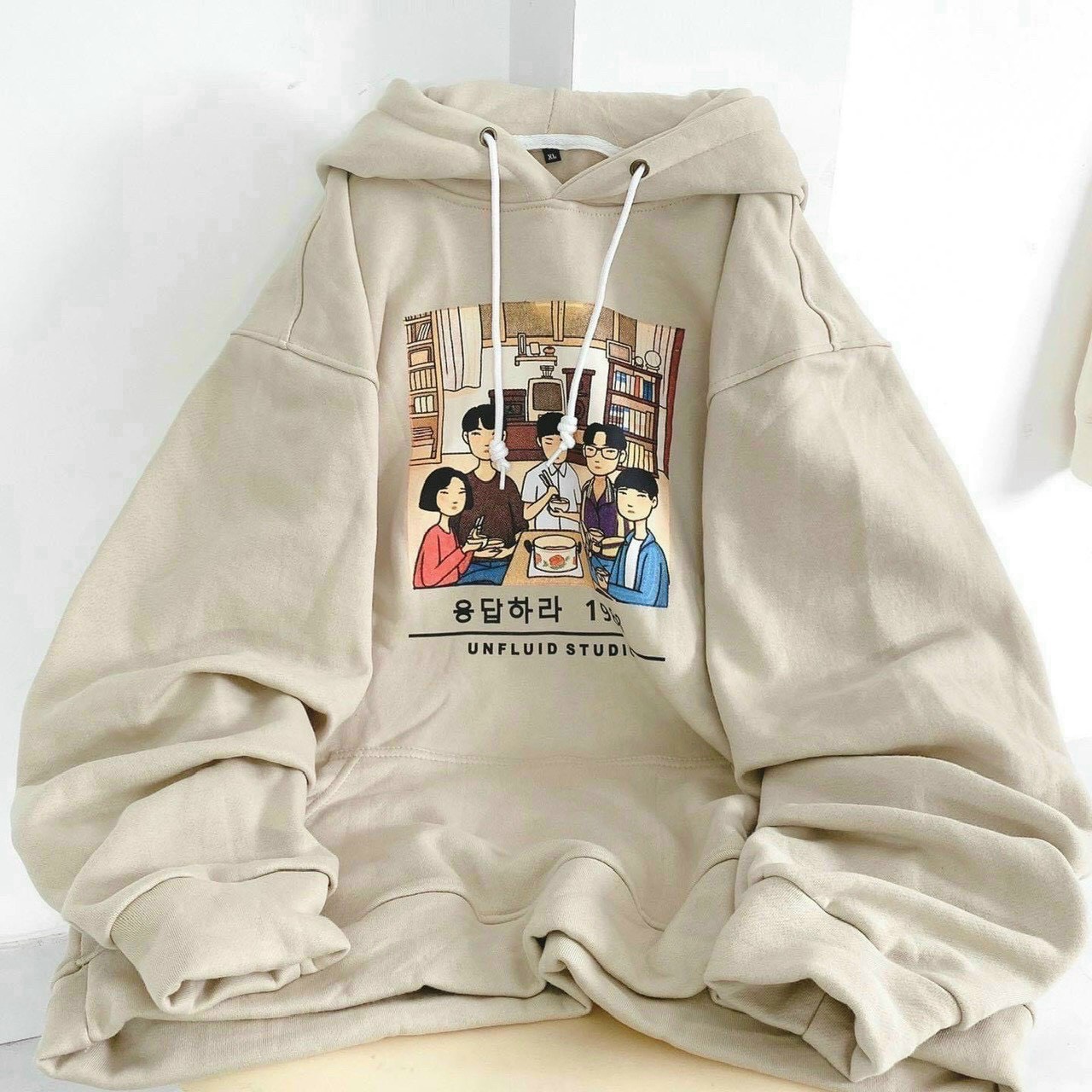 Áo hoodie nỉ ngoại dày dặn in hình Reply1988 đáng yêu, áo hoodie chui đầu có nón 2 lớp giữ ấm tốt.