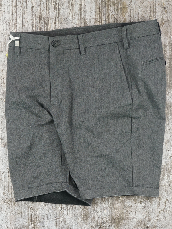 Quần short uniqlo slim fit chino shorts