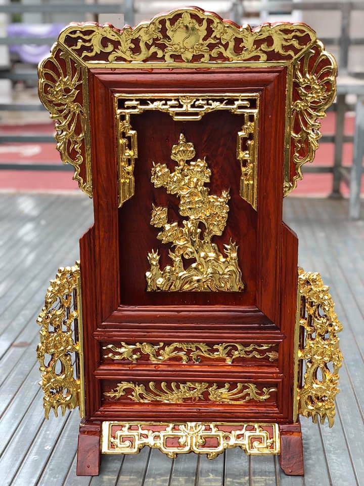 khám thờ gỗ hương lào kích thước cao 80 cm rộng 60 cm.