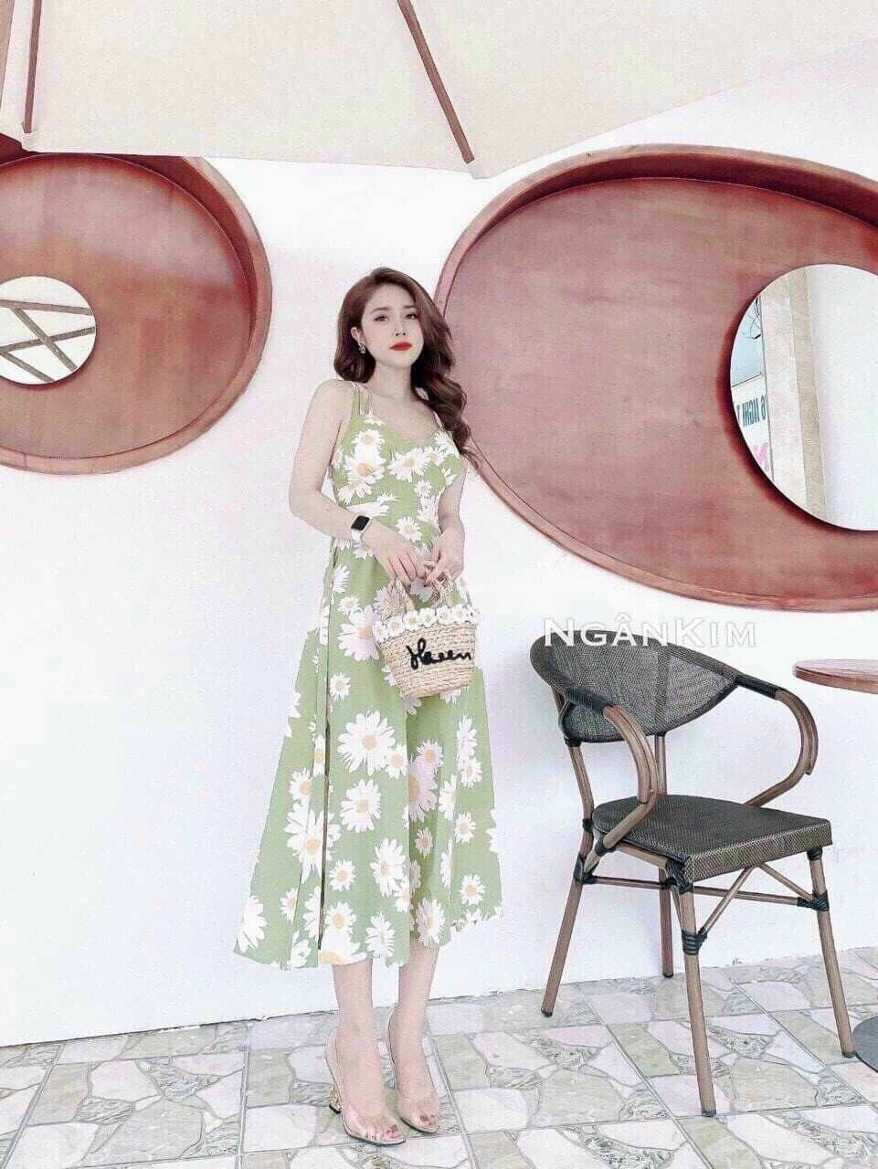 Đầm maxi hai dây hoạ tiết hoa cúc chất lụa cao cấp