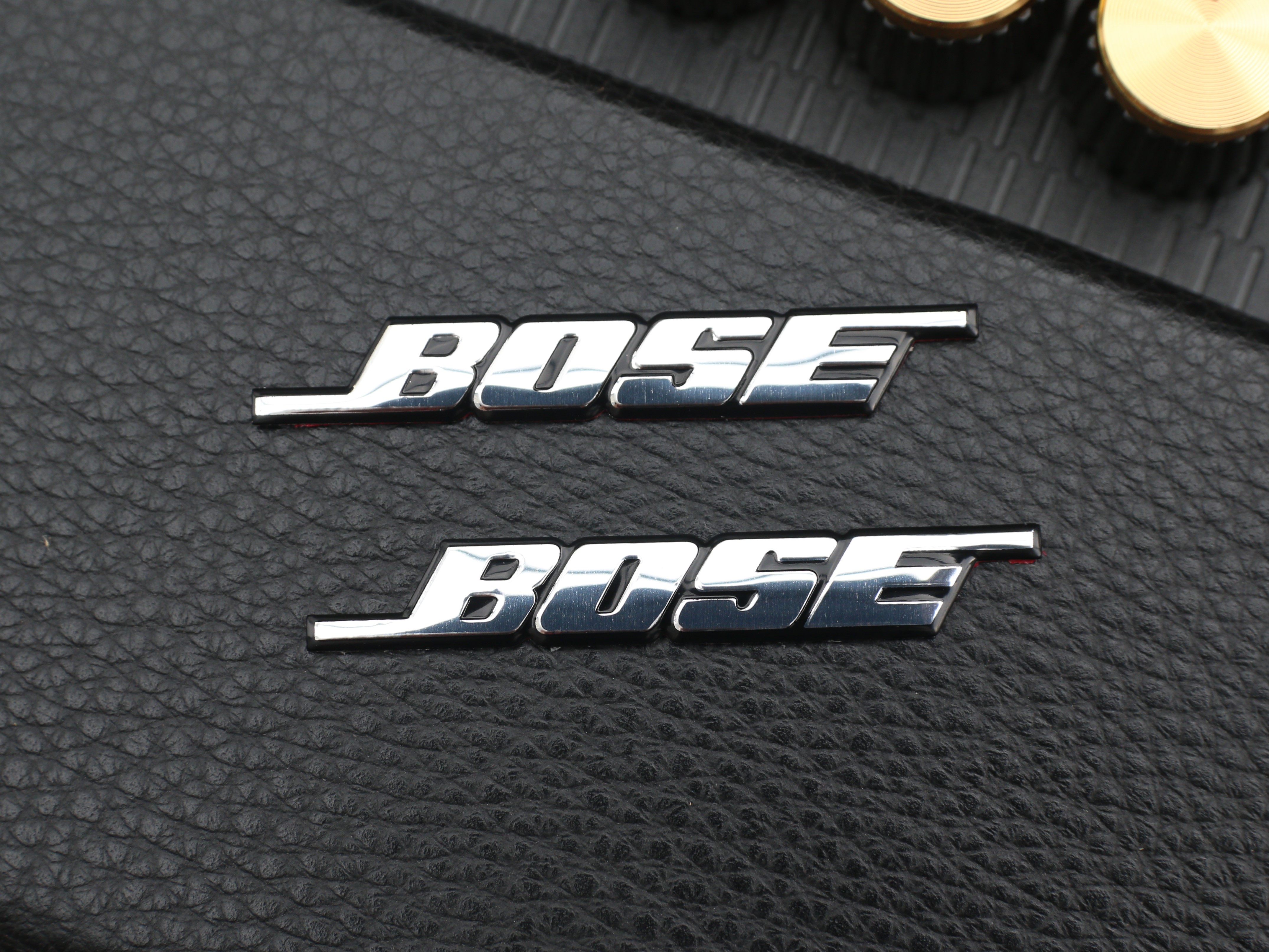 Logo dán loa BOSE có sẵn keo dán