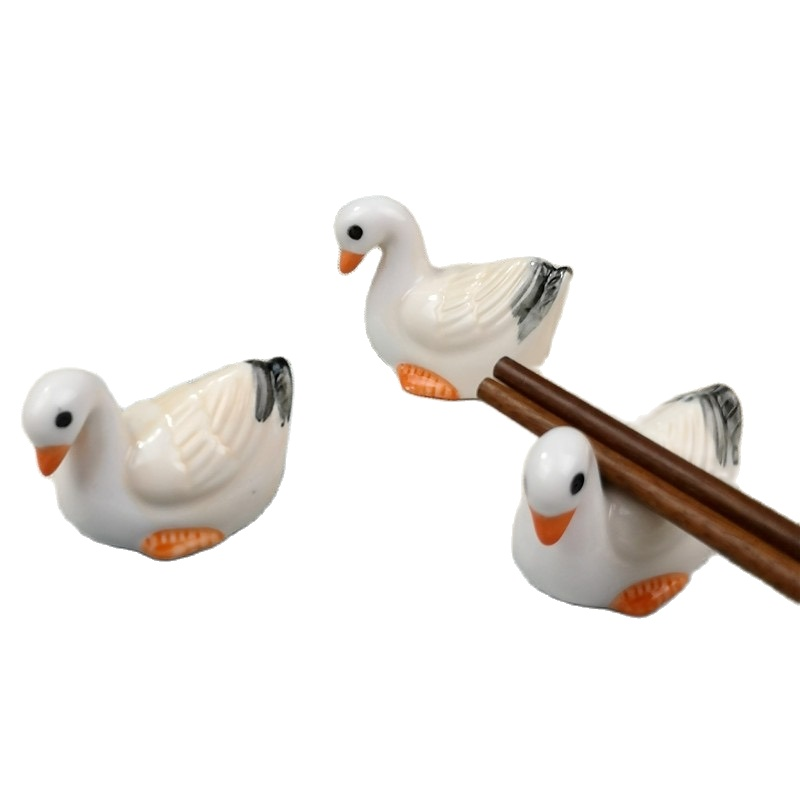 Gác đũa gốm sứ hình thiên nga