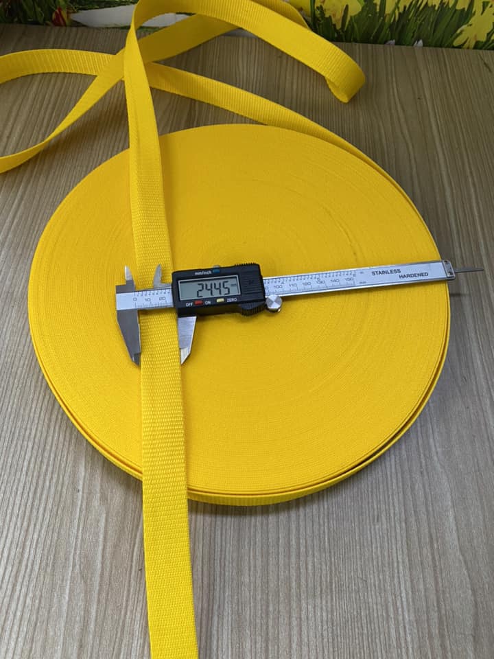 Dây dù dẹp 2,5cm . cuộn 50 mét . màu vàng