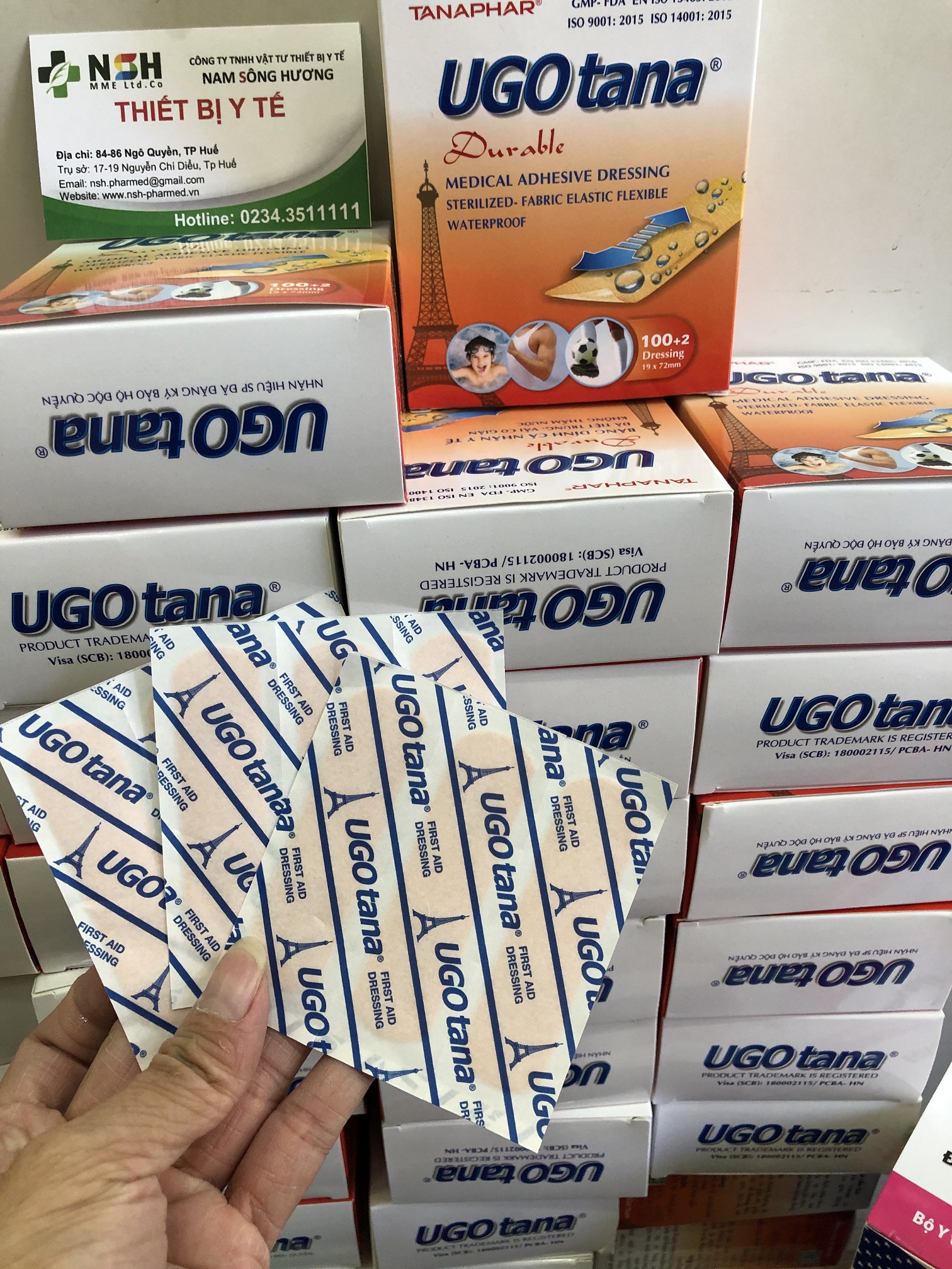 HỘP 100 miếng BĂNG DÍNH CÁ NHÂN BĂNG KEO DÍNH CÁ NHÂN Y TẾ MIẾNG DÁN UGOTANA UGO TANA ( hộp /100mieng)