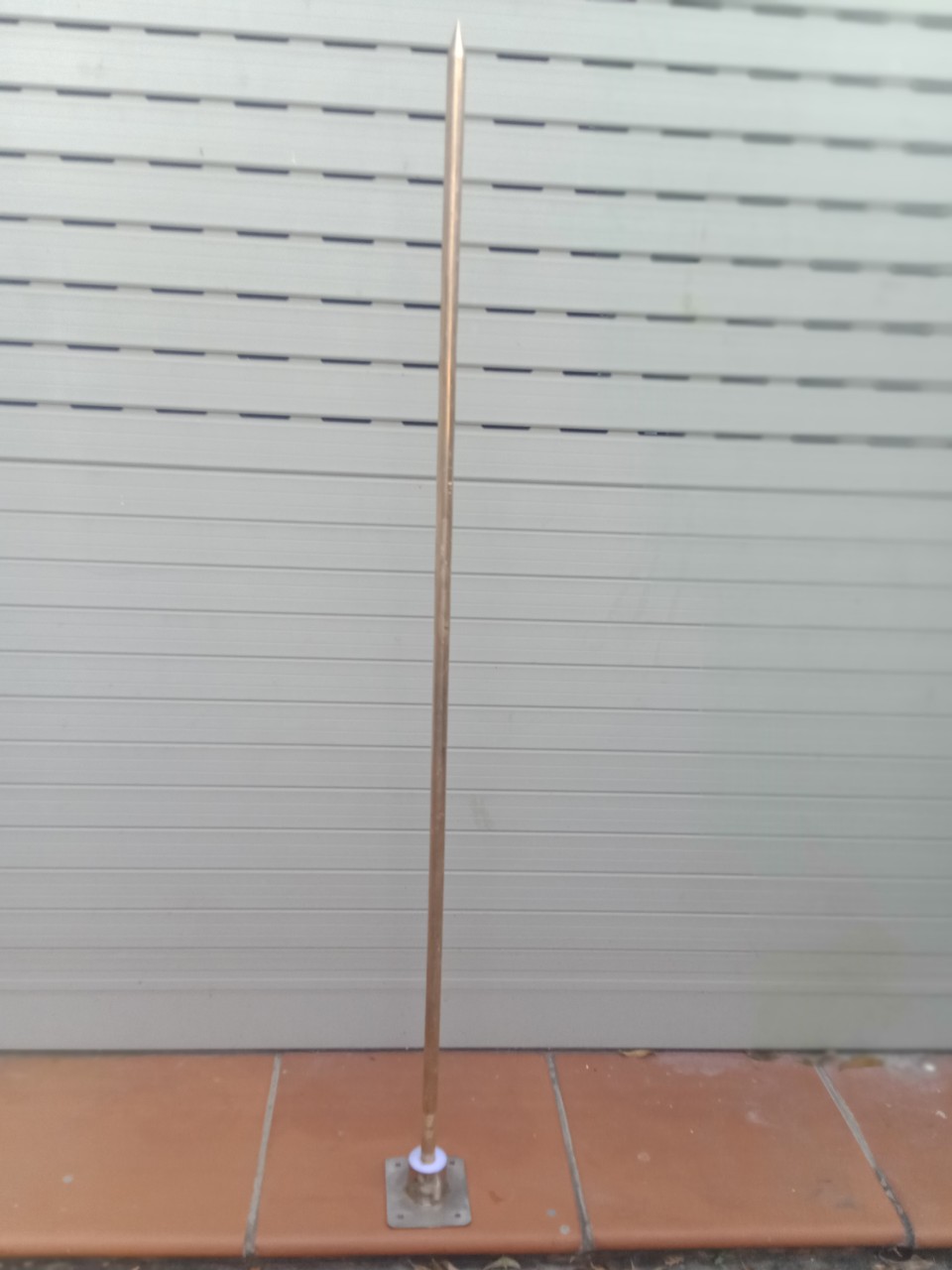 Kim chống sét bằng đồng vàng, phi 16, 14 dài 1m (Đế đồng, đế inox 304 có nhựa cách điện)