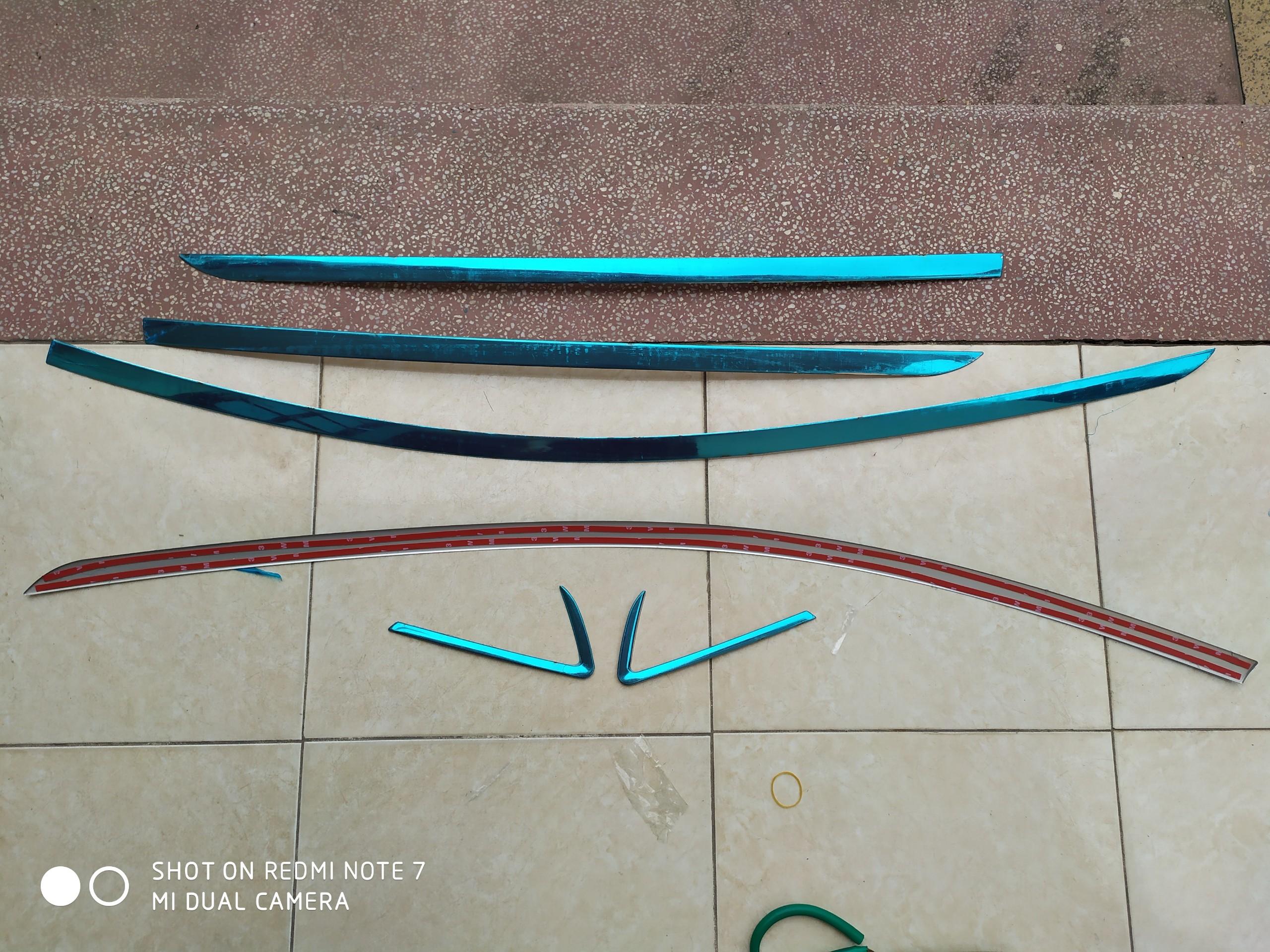 Nẹp viền cong kính Xpander