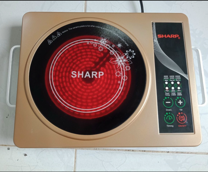 [HCM][GIẢM GIÁ 50%]Bếp Lẩu Của Mọi NhàBếp Lẩu Nấu Được Nhiều Chế ĐộBếp Lẩu Tiện Ích Bếp Hồng Ngoại Sharp Sh20 Công Nghệ NhậtThiết Kế Sang TrọngBề Mặt Chống XướcMàn Hình Cảm Ứng Dễ Sử Dụng.Kính cường lực chắc chắn