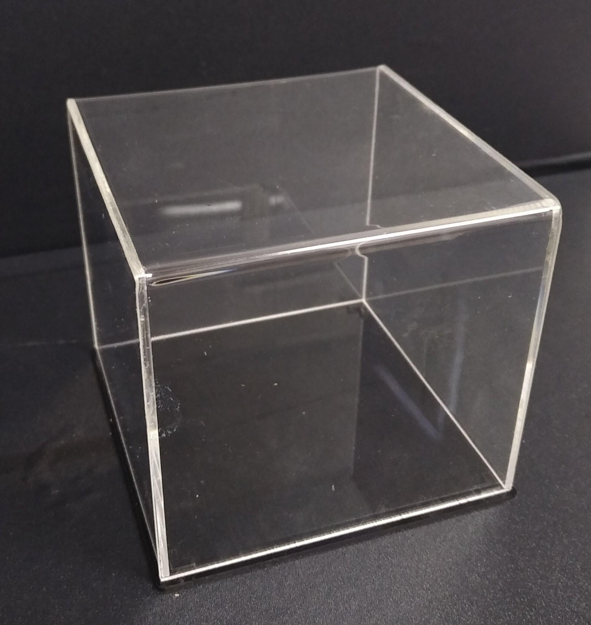 Hộp trưng bày mica trong 10x10cm